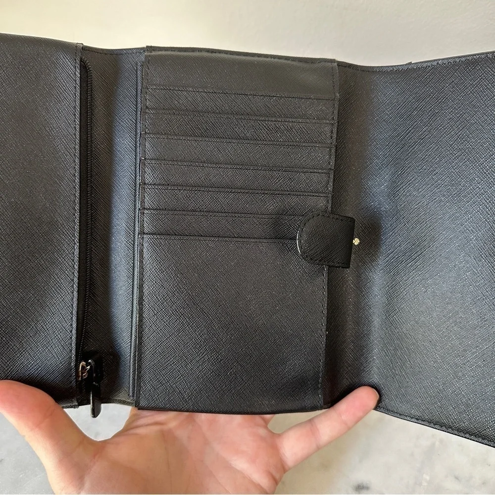 Kate Spade Laurel Way Winni Black genuine Black Leather Crossbody Clutch Wallet